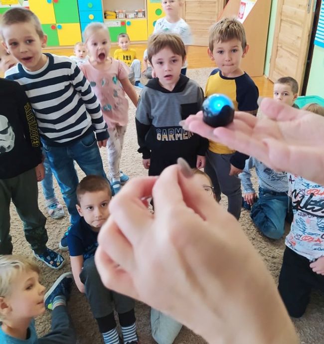 Na zdjęciu ozobot