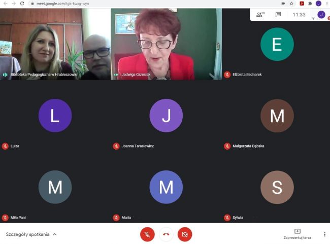  W oknie programu Google-Meet widoczna autorka oraz prowadzący spotkanie.
