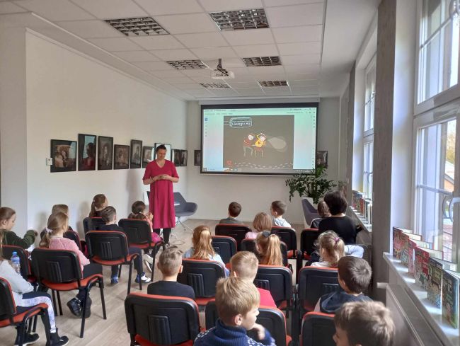 na zdjęciu prowadząca warsztaty