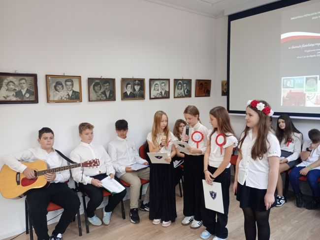 na zdjęciu uczniowie ze Szkoły Podstawowej Nr 2 im. Kardynała Stefana Wyszyńskiego 
w Hrubieszowie