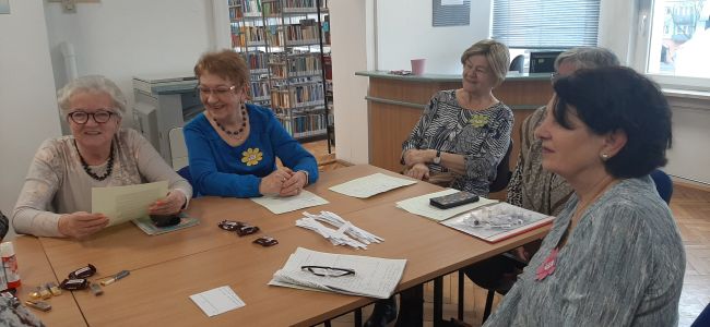 Prezentacja stworzonych wierszy przez uczestników spotkania
