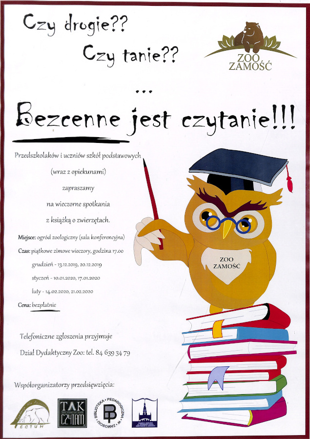 W prawym górnym rogu logo zoo, które przedstawia niedźwiedzia leżącego wśród roślinności. Po logiem na ośmiu książkach stoi sowa. Na nosie ma okulary, na głowie beret studencki. W prawej ręce trzyma wskaźnik, który jest nakierowany na tytuł plakatu. Na dole plakatu cztery loga współorganizatorów przedsięwzięcia.
