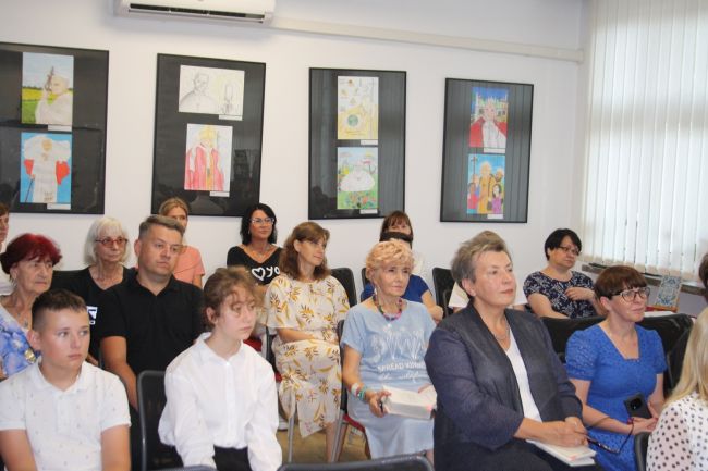 Publiczność zgromadzona na Narodowym Czytaniu.