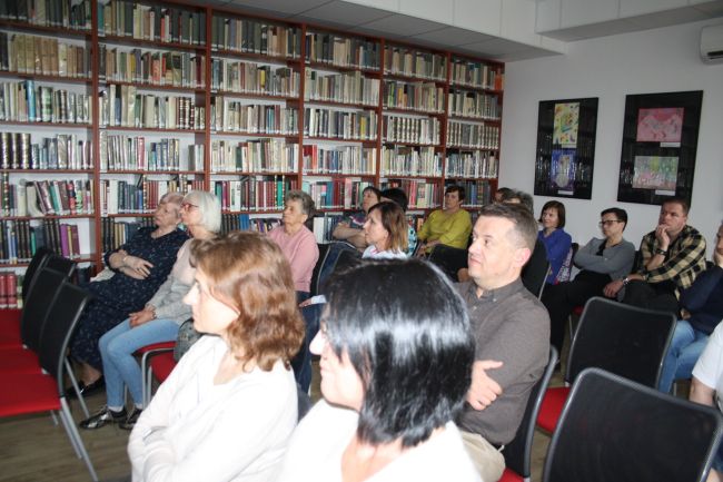 Publiczność zgromadzona na spotkaniu z Robertem Kulikiem.