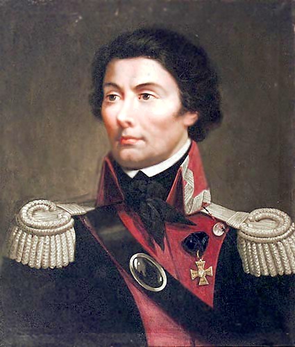 Portret Tadeusza Kościuszki z czasu wojny polsko-rosyjskiej 1792 roku. Kościuszko jest ubrany w wojskowy strój, ma bujne, gęste czarne włosy, twarz zwróconą w swoją prawą stronę.