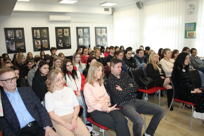 Publiczność zgromadzona na spotkaniu z prof. Sabiną Bober.