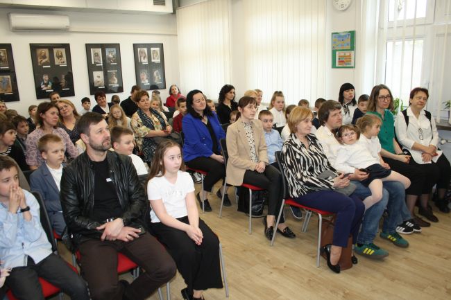 Uczestnicy wraz z opiekunami przed ogłoszeniem wyników konkursu.